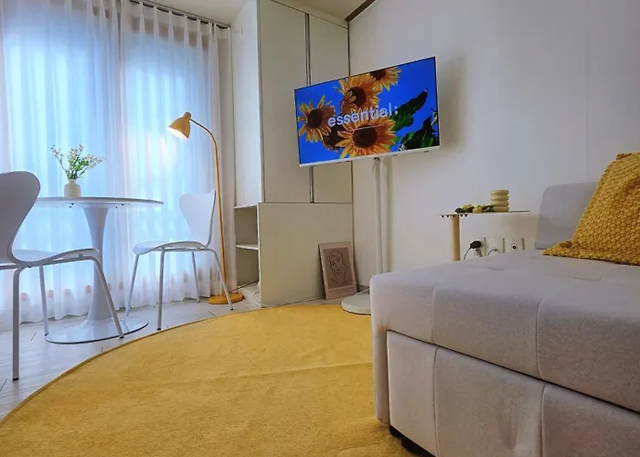 Cozynest Apartment